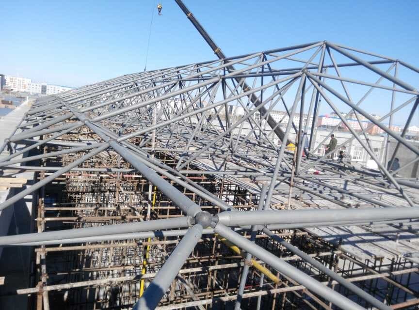辽宁商贸城屋顶网架工程